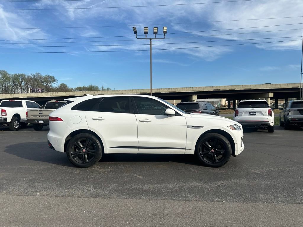 Used 2018 Jaguar F-PACE R-Sport image 3