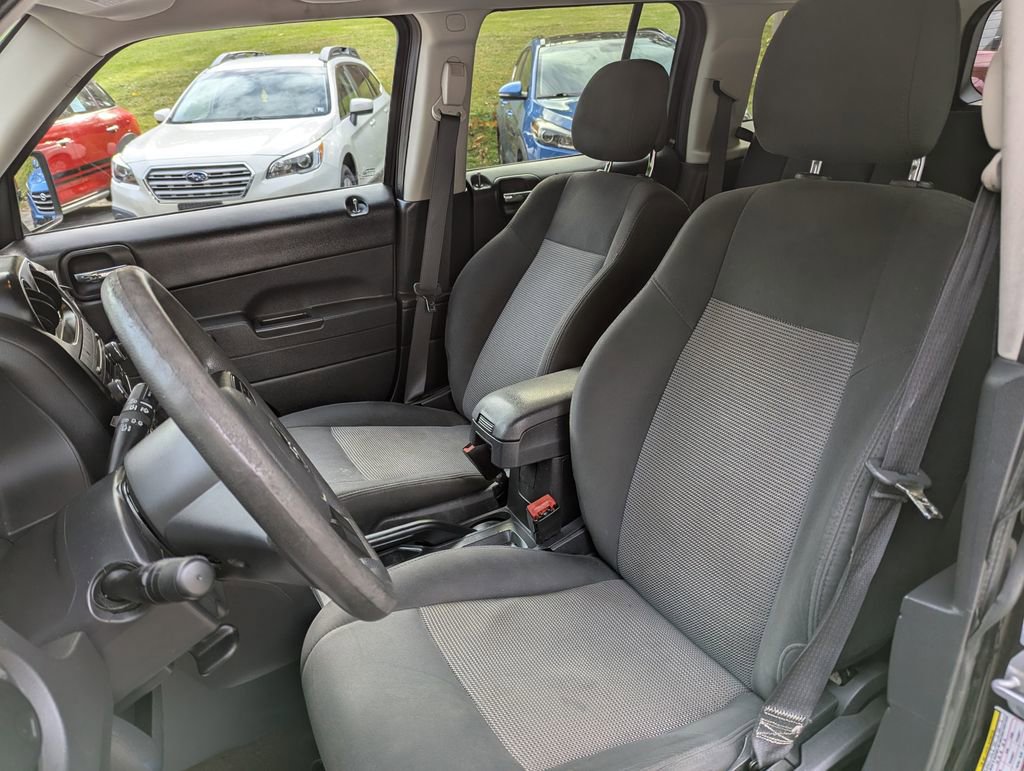 Used 2017 Jeep Patriot Sport image 9