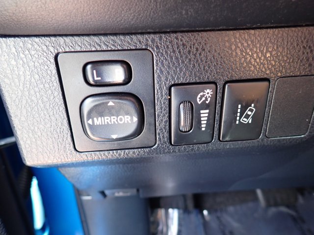 Used 2018 Toyota RAV4 XLE AWD/4WD image 14