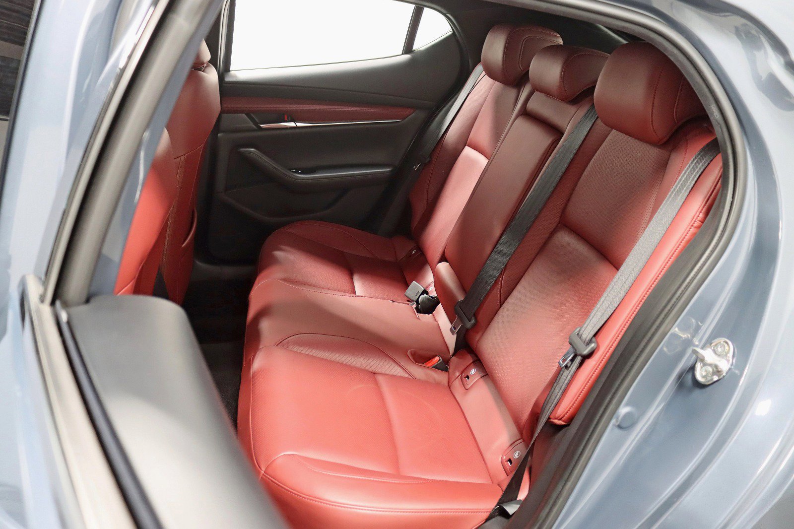 Used 2021 MAZDA MAZDA3 Hatchback w/Premium Plus Pkg image 30