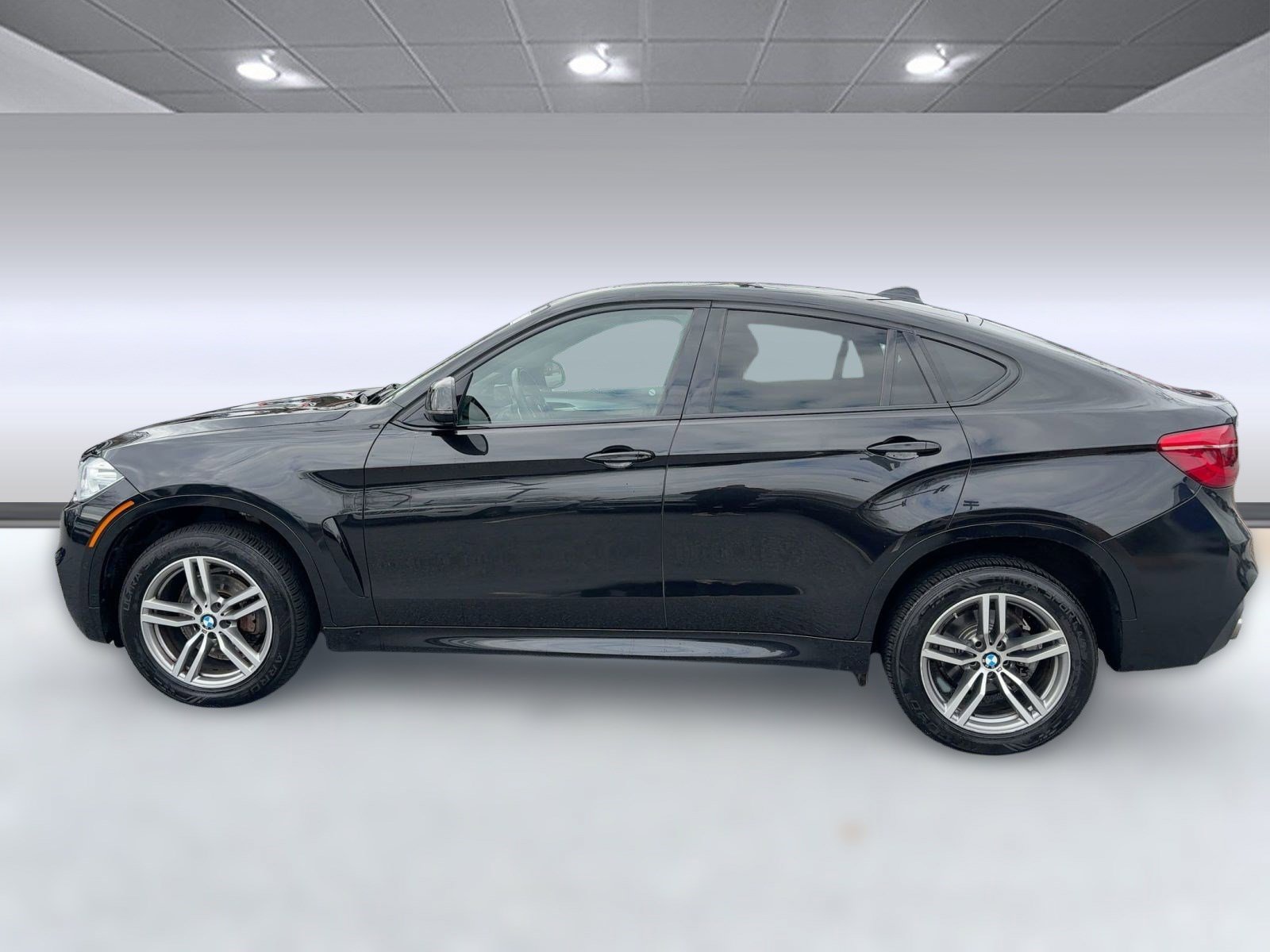 Used 2018 BMW X6 xDrive35i image 2