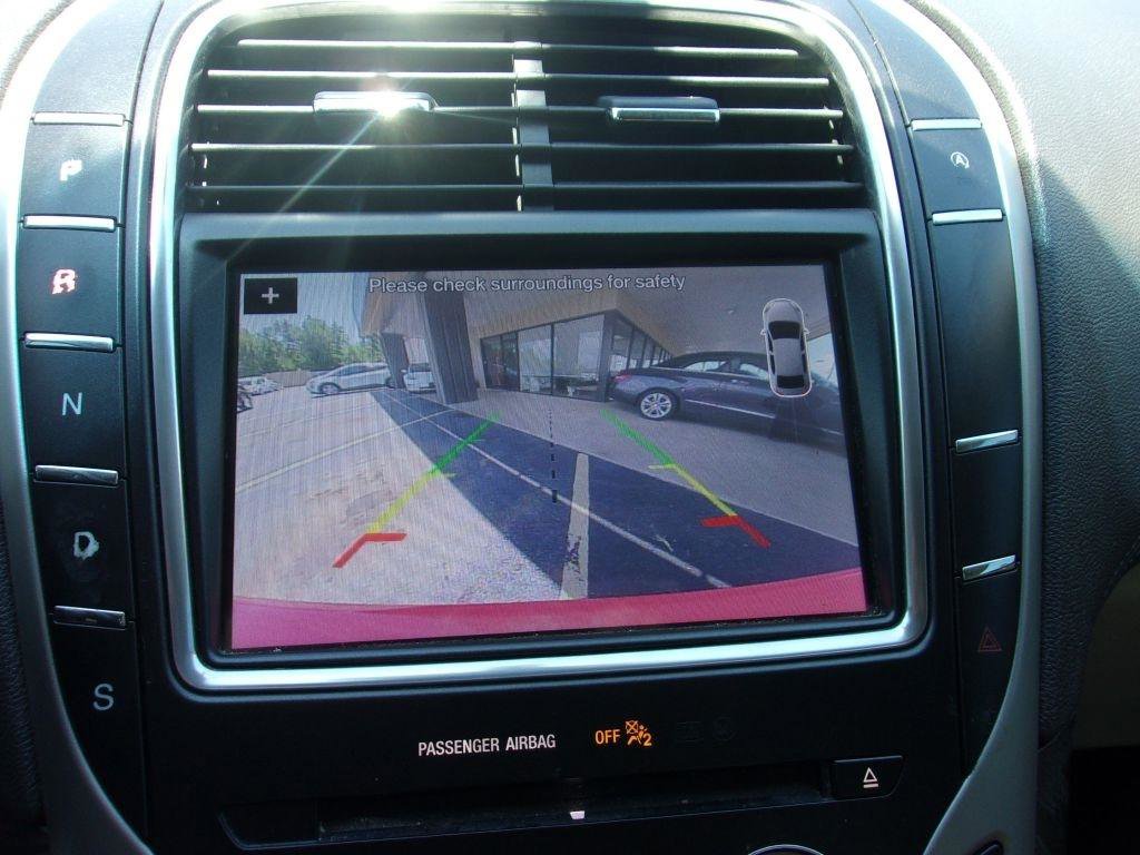 Used 2019 Lincoln Nautilus Select image 11