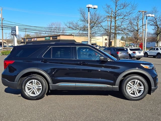 Used 2024 Ford Explorer XLT w/ Equipment Group 202A AWD/4WD image 7