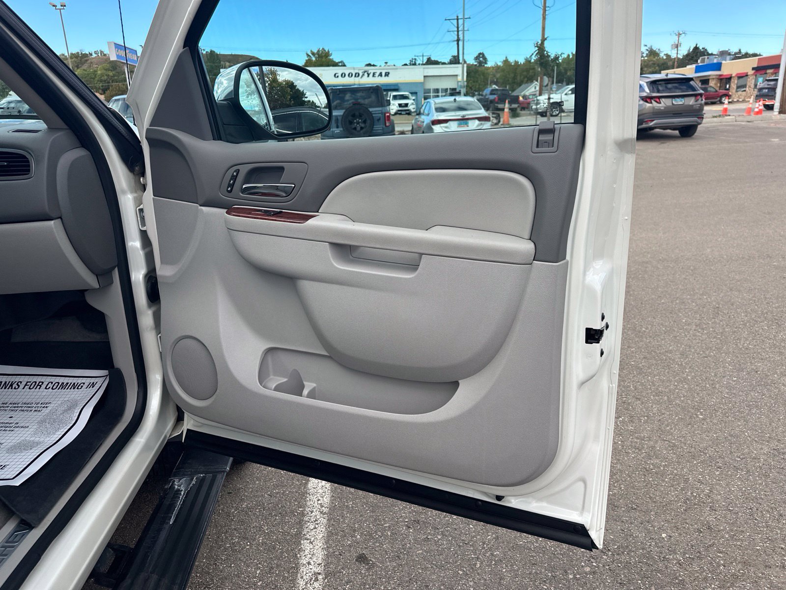 Used 2013 Chevrolet Avalanche LTZ AWD/4WD image 43