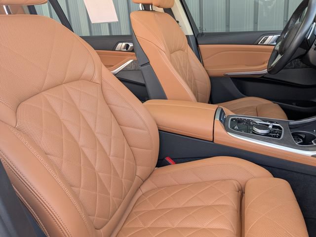 Used 2023 BMW X7 xDrive40i w/ Premium Package AWD/4WD image 39
