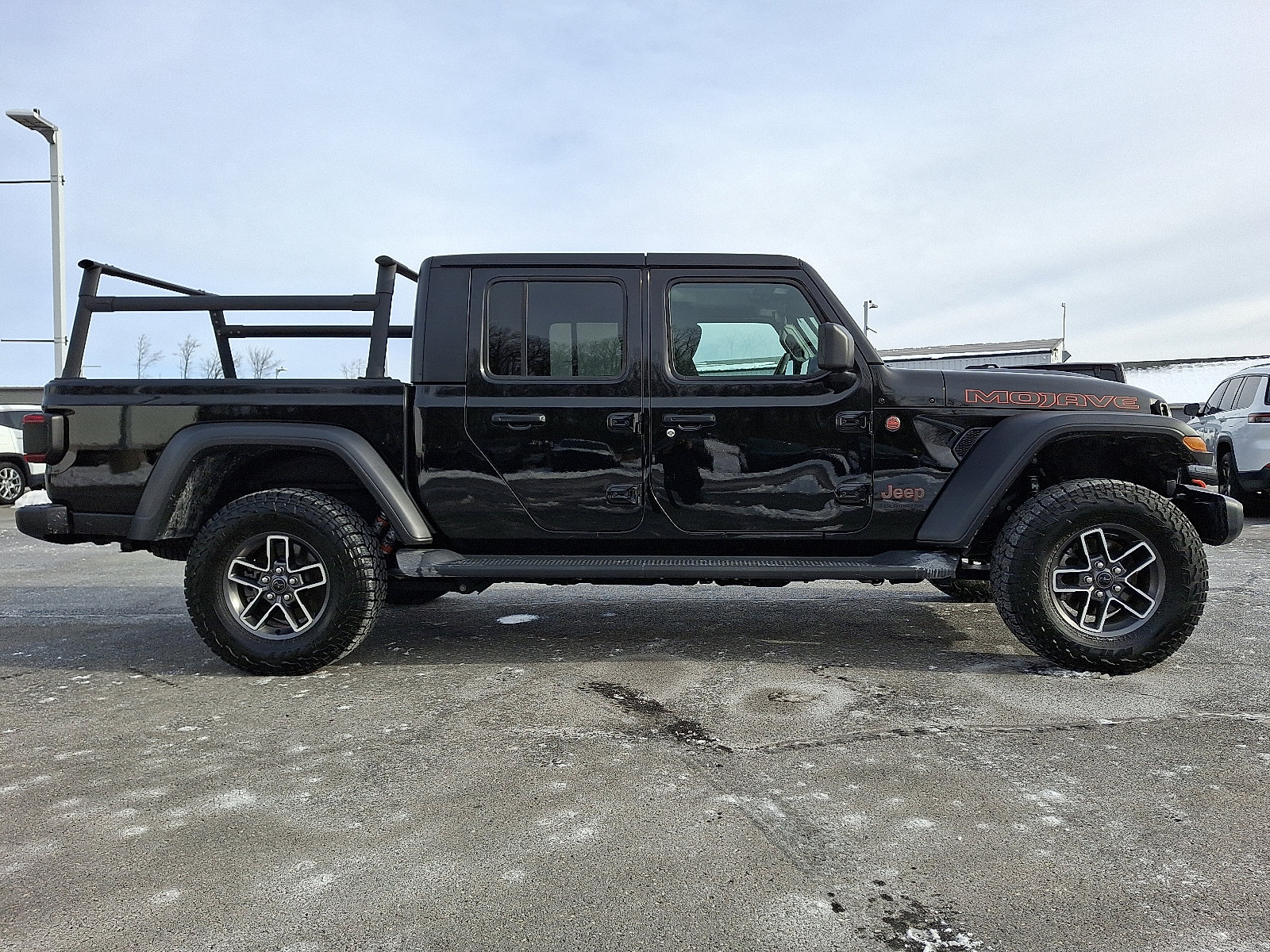 Used 2024 Jeep Gladiator Mojave w/ Convenience Group image 7