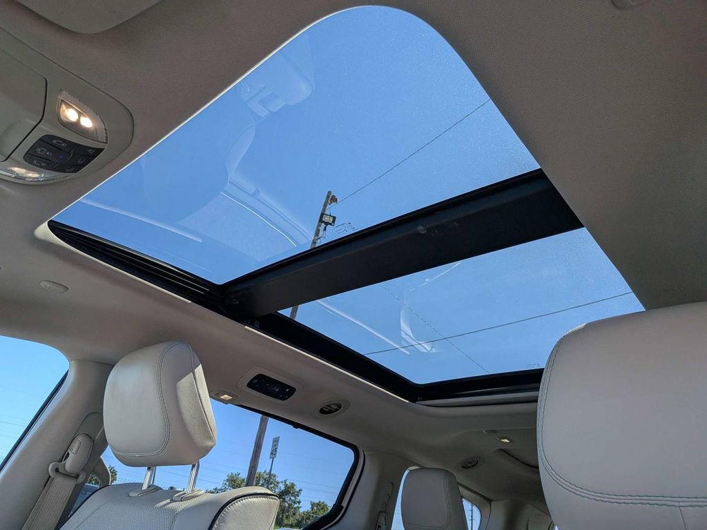 Used 2018 Chrysler Pacifica Limited w/ Advanced Safetytec Group FWD image 22