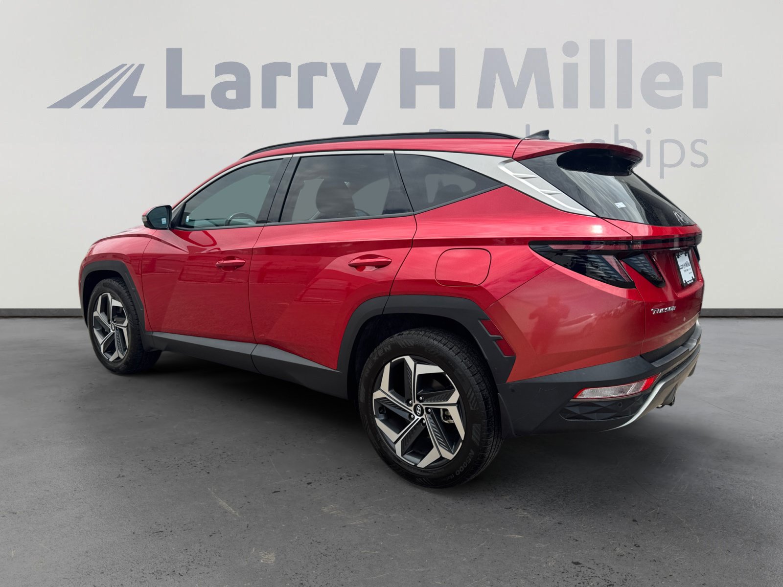 Used 2023 Hyundai Tucson Limited AWD/4WD image 3