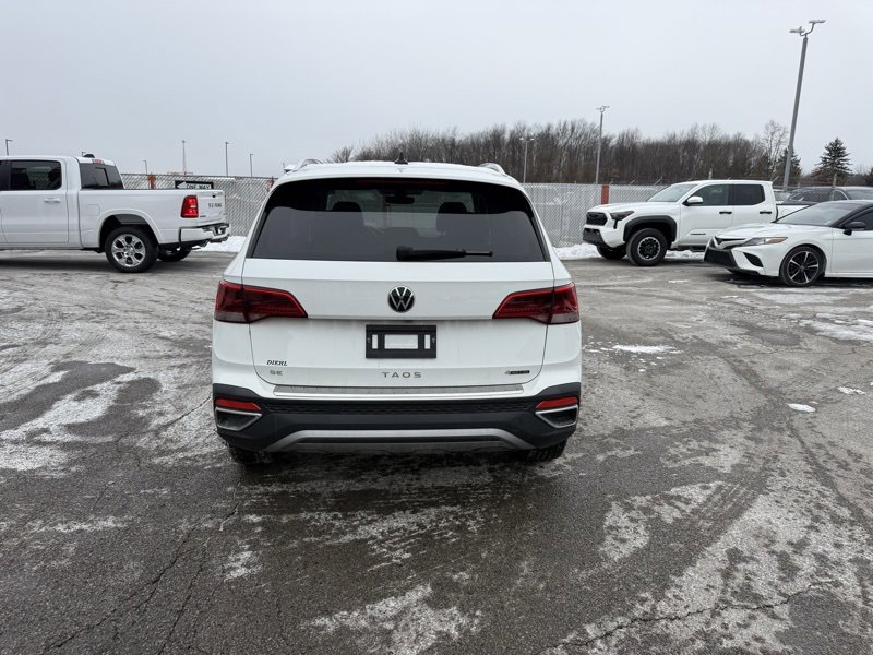 Used 2024 Volkswagen Taos SE image 7