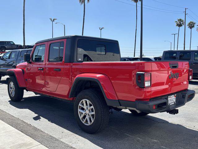 Certified 2023 Jeep Gladiator Sport image 3