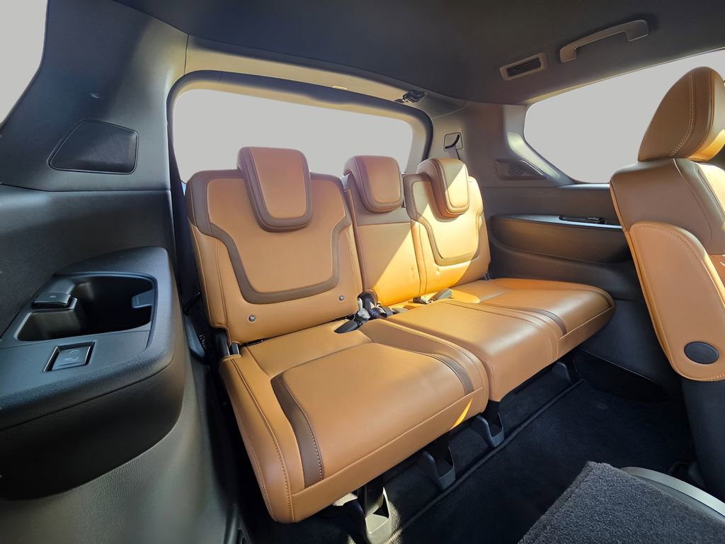 Used 2025 Nissan Armada SL w/ Captain's Chari Seat Package image 11