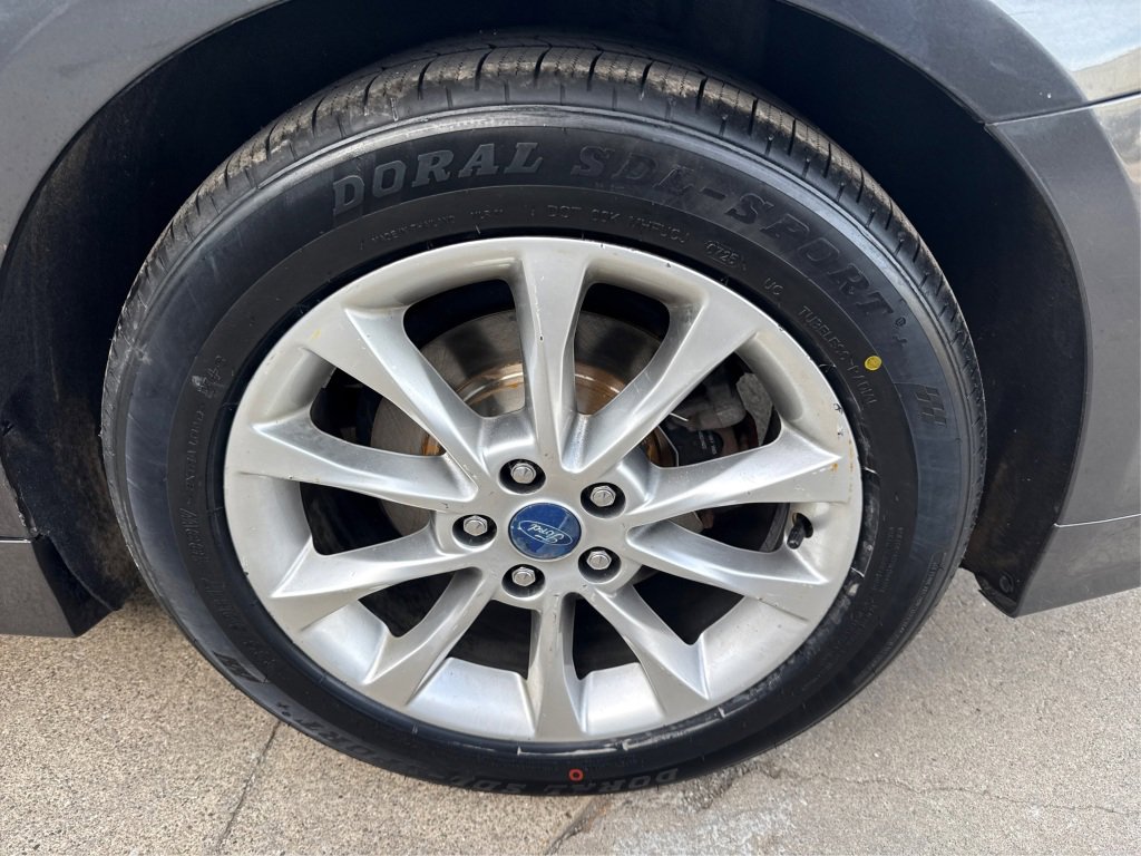 Used 2017 Ford Fusion SE image 18