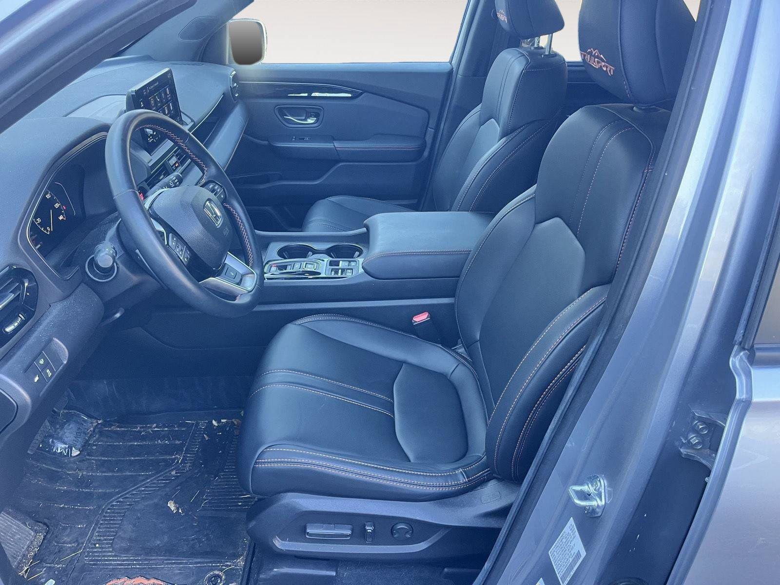 Used 2025 Honda Pilot TrailSport image 26