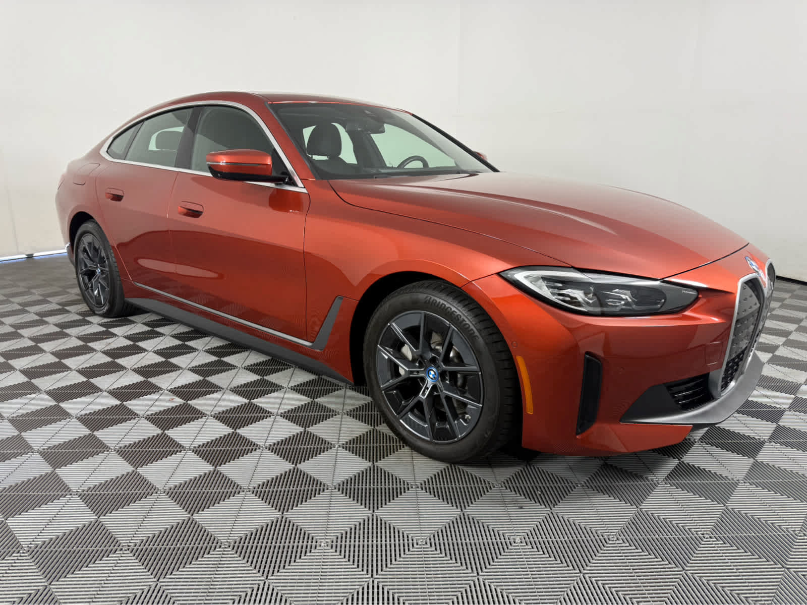 Used 2023 BMW i4 eDrive40 w/ Premium Package RWD image 1