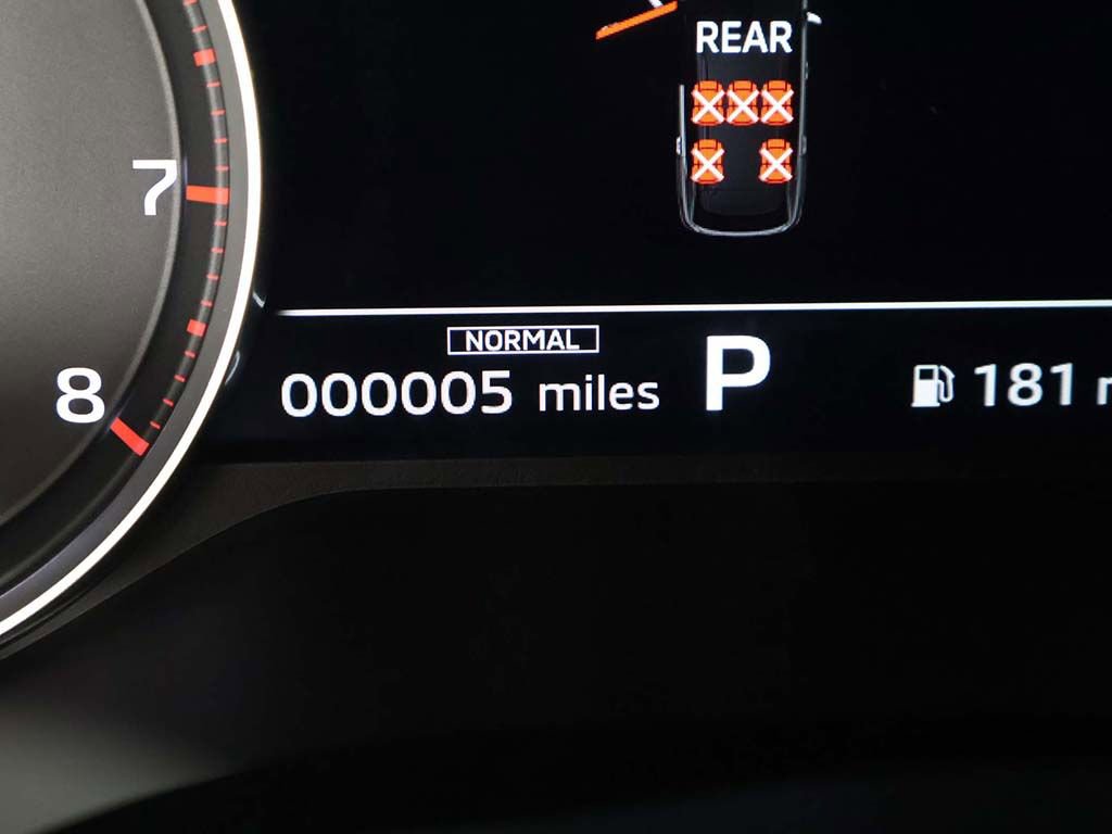 New 2026 Mitsubishi Outlander LE FWD image 38