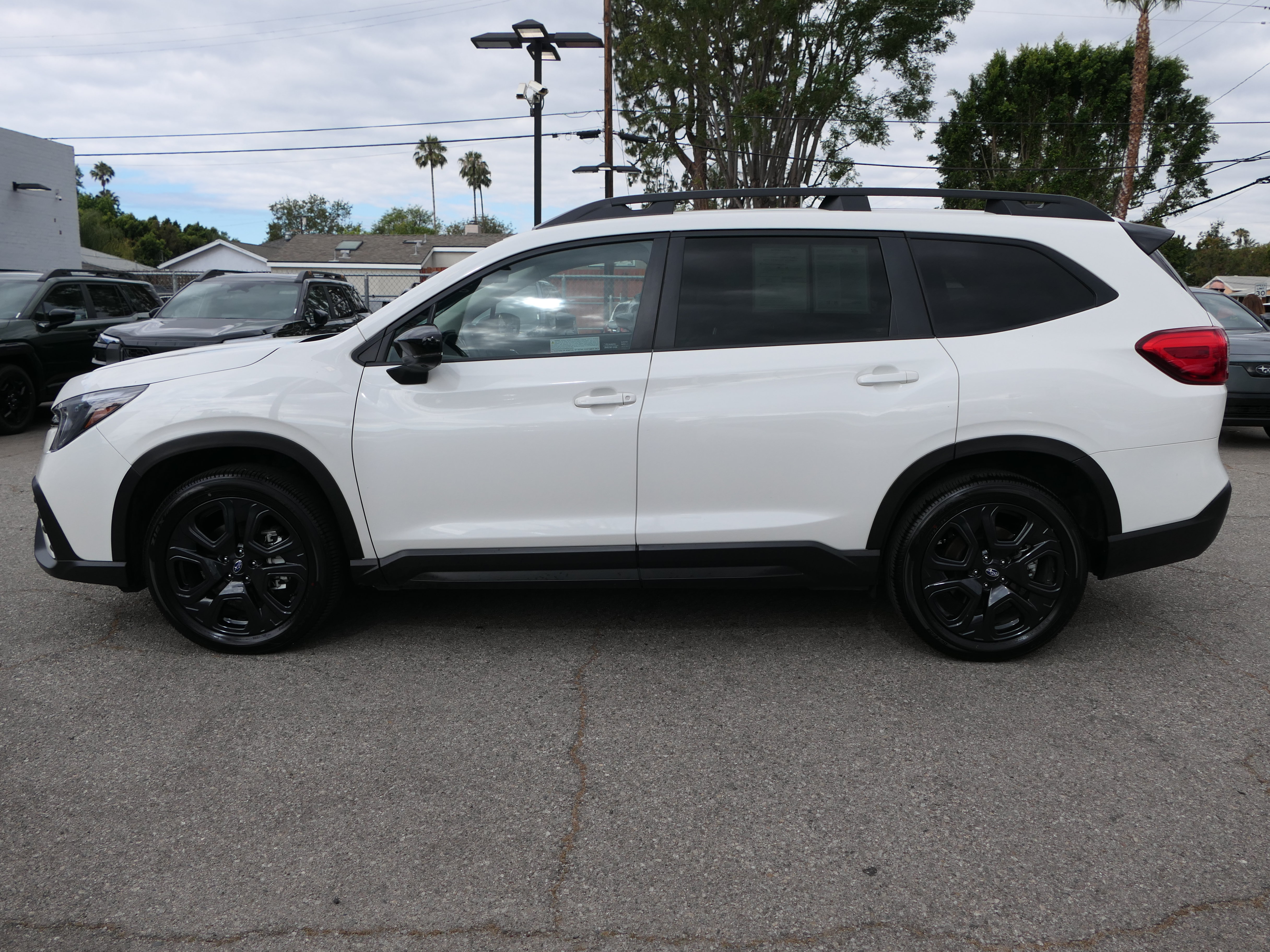 Used 2025 Subaru Ascent Bronze Edition AWD/4WD image 2