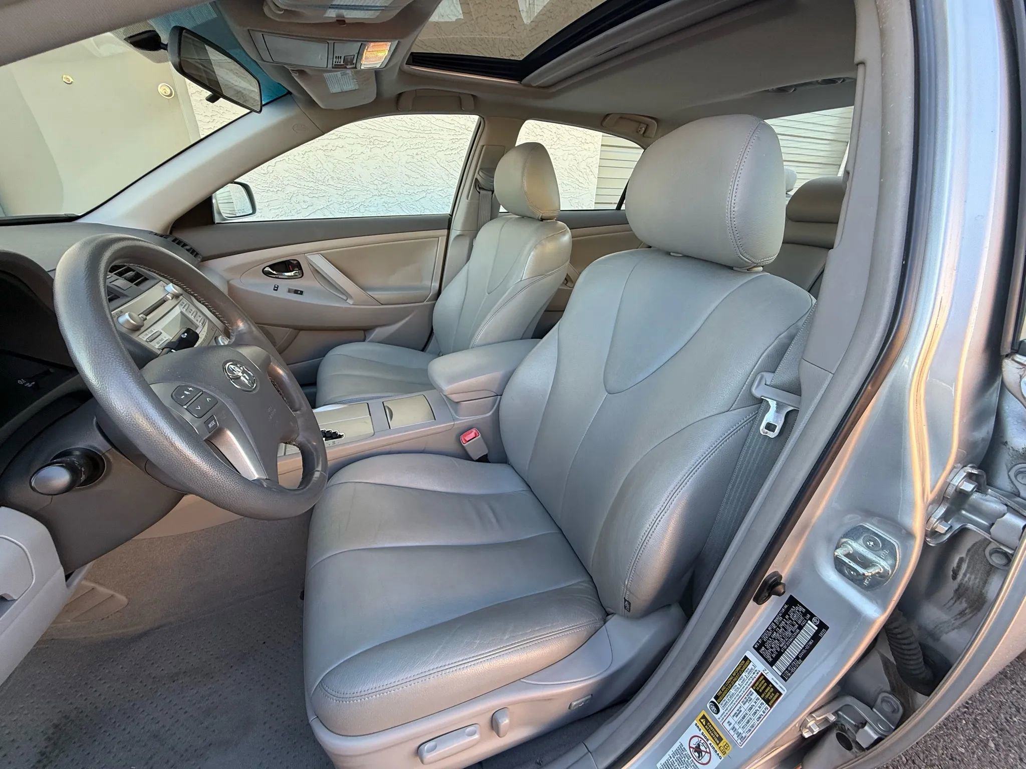 Used 2010 Toyota Camry LE image 13