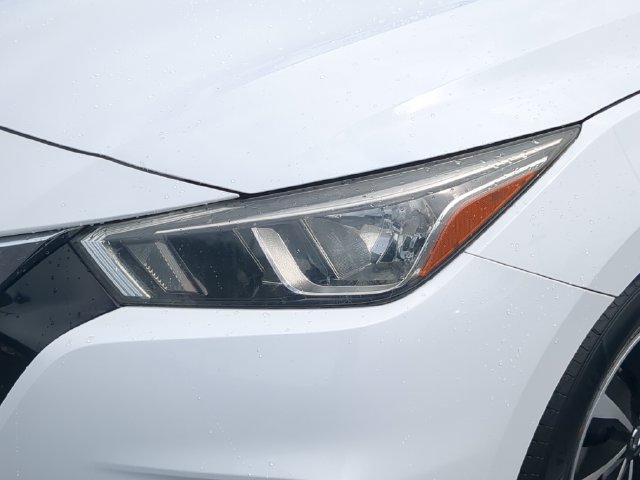 Used 2020 Nissan Versa S FWD image 10