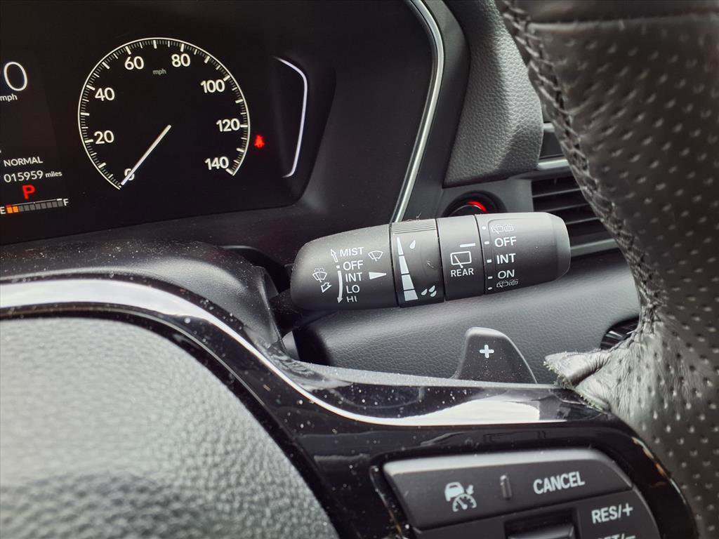 Used 2025 Honda Pilot Touring image 16