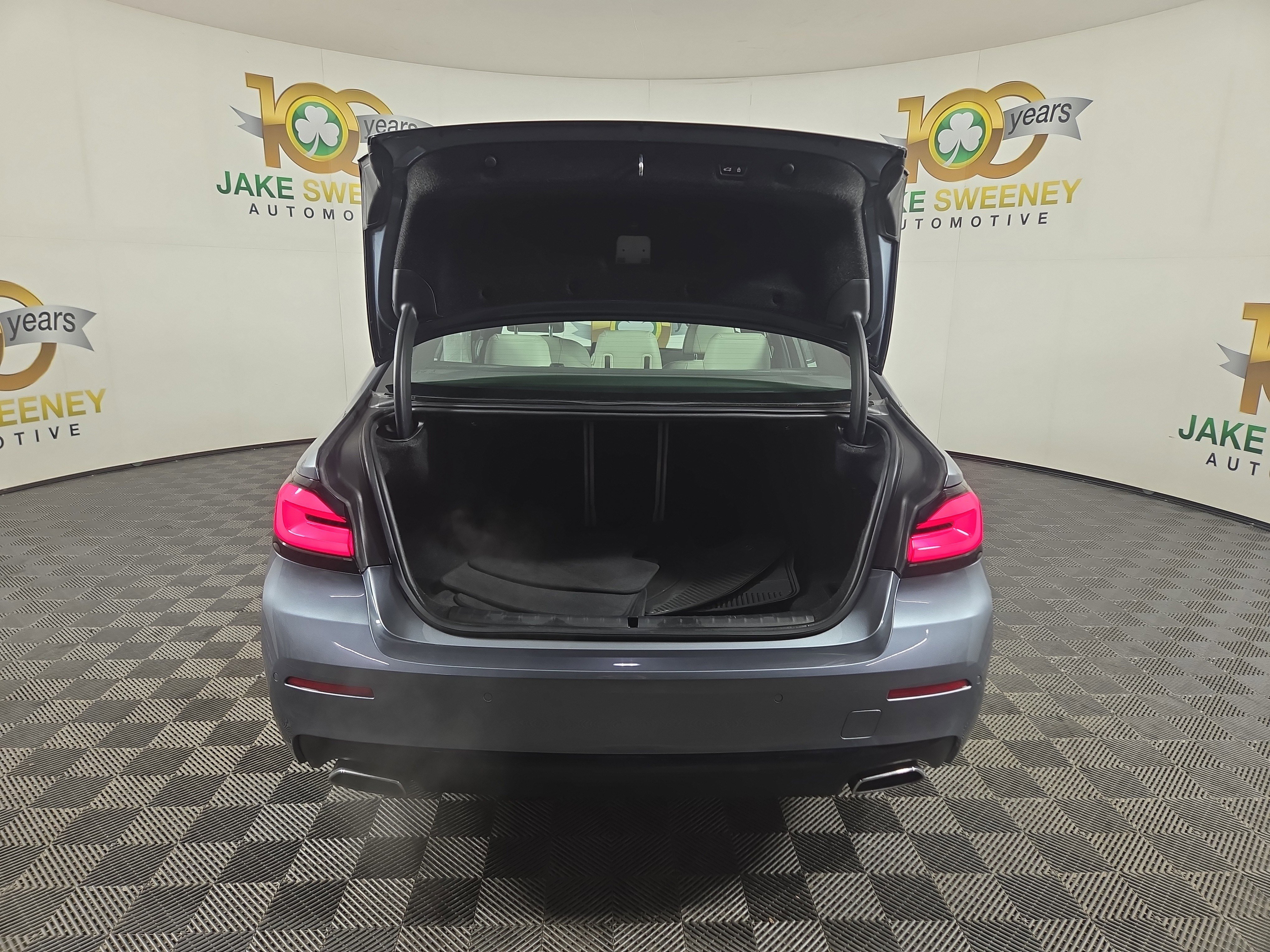 Used 2022 BMW 530i xDrive w/ Executive Package image 33