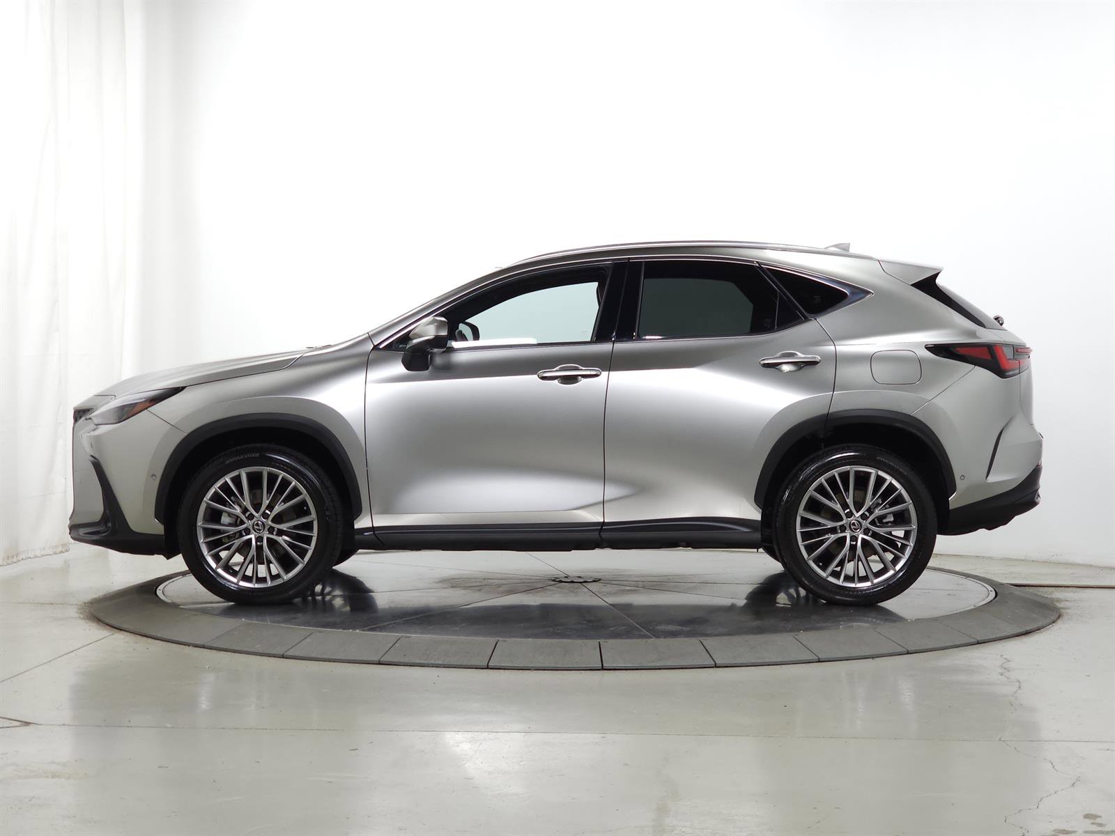 Used 2024 Lexus NX 350h AWD w/ Vision Package image 4