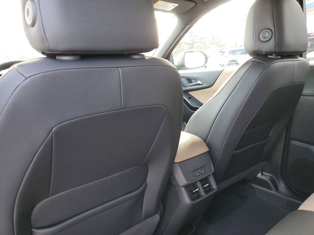 Certified 2025 Chevrolet Equinox ACTIV w/ Safety and Technology Package image 34