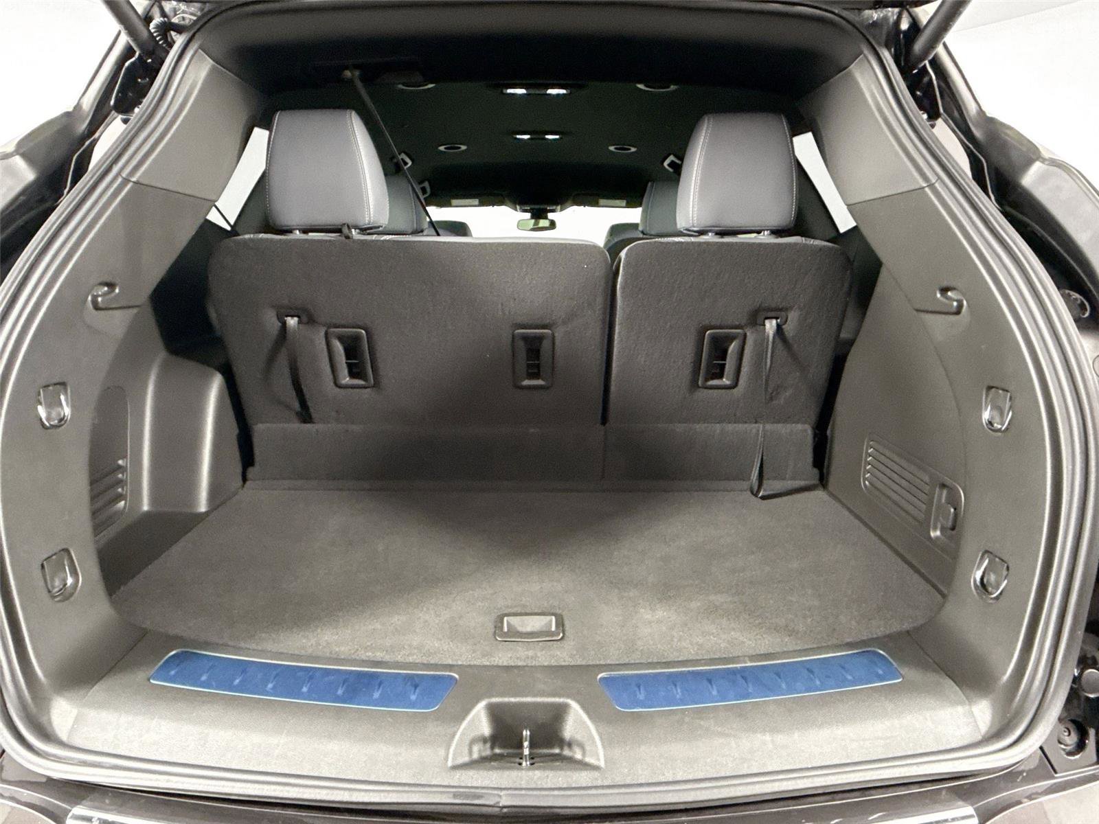 Used 2024 Buick Enclave Essence image 38