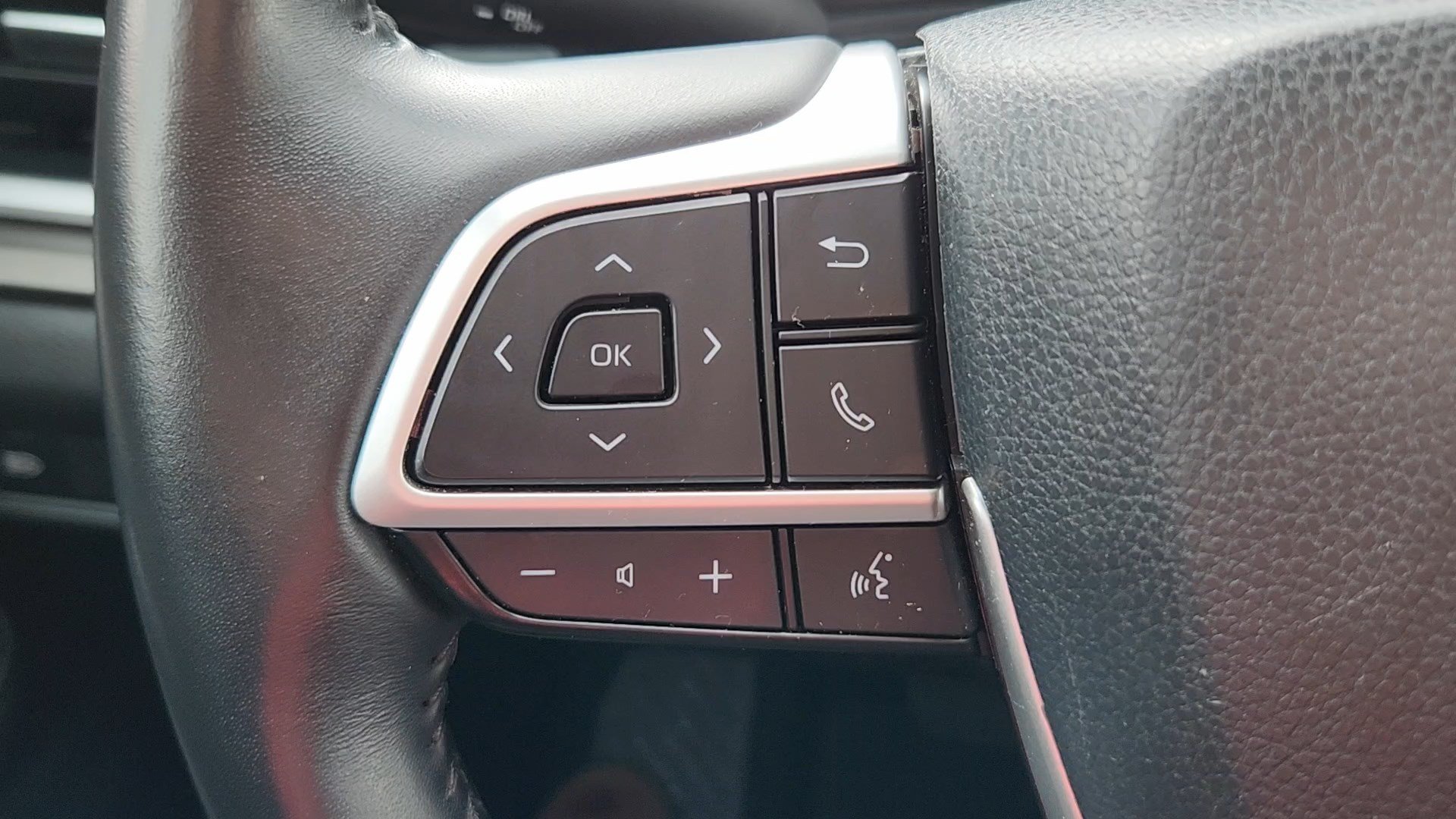 Certified 2025 Toyota Grand Highlander AWD image 12