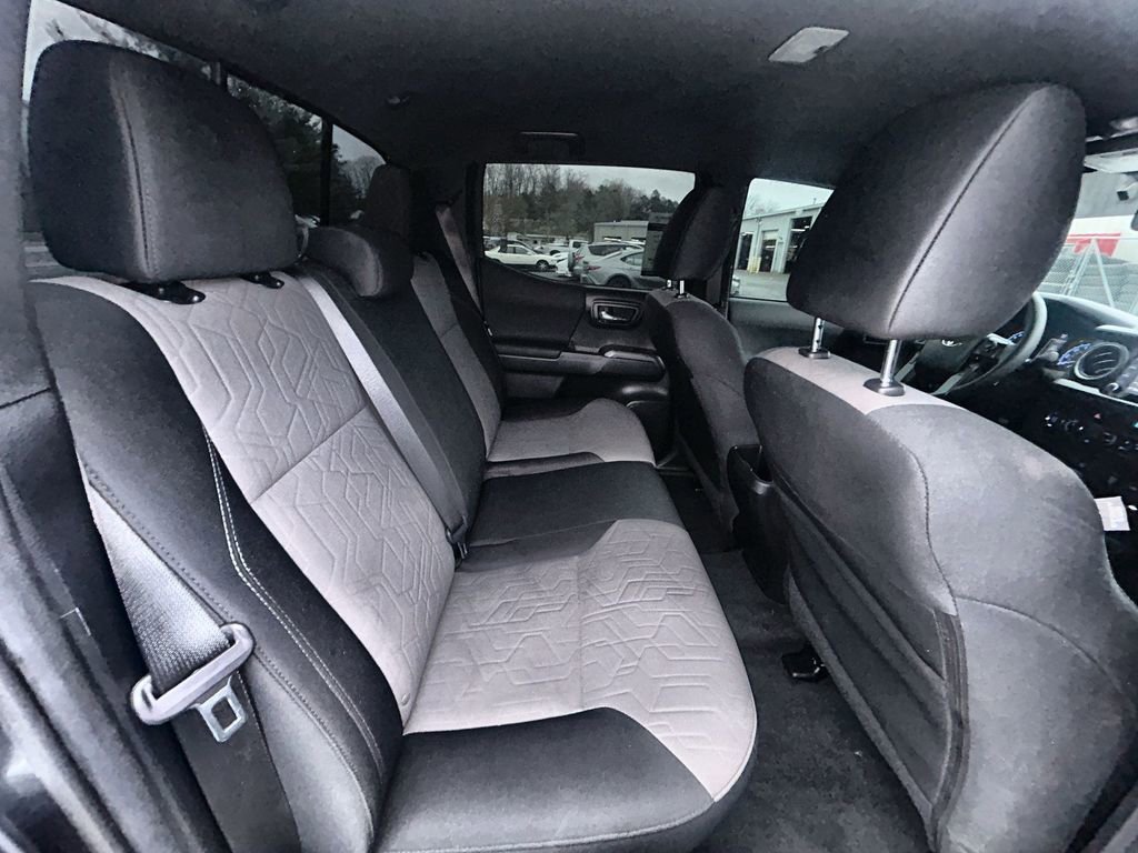 Used 2022 Toyota Tacoma TRD Sport AWD/4WD image 13