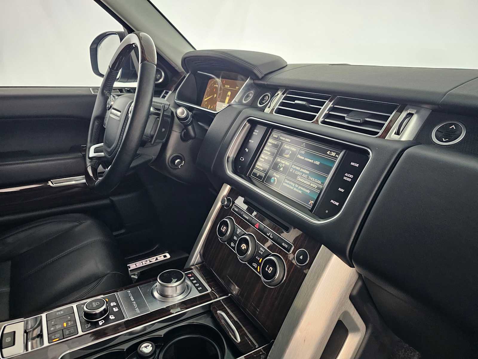 Used 2015 Land Rover Range Rover image 11