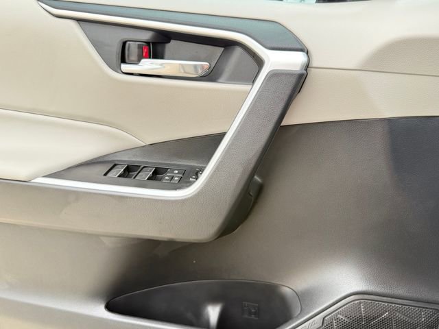 Used 2025 Toyota RAV4 XLE Premium image 24