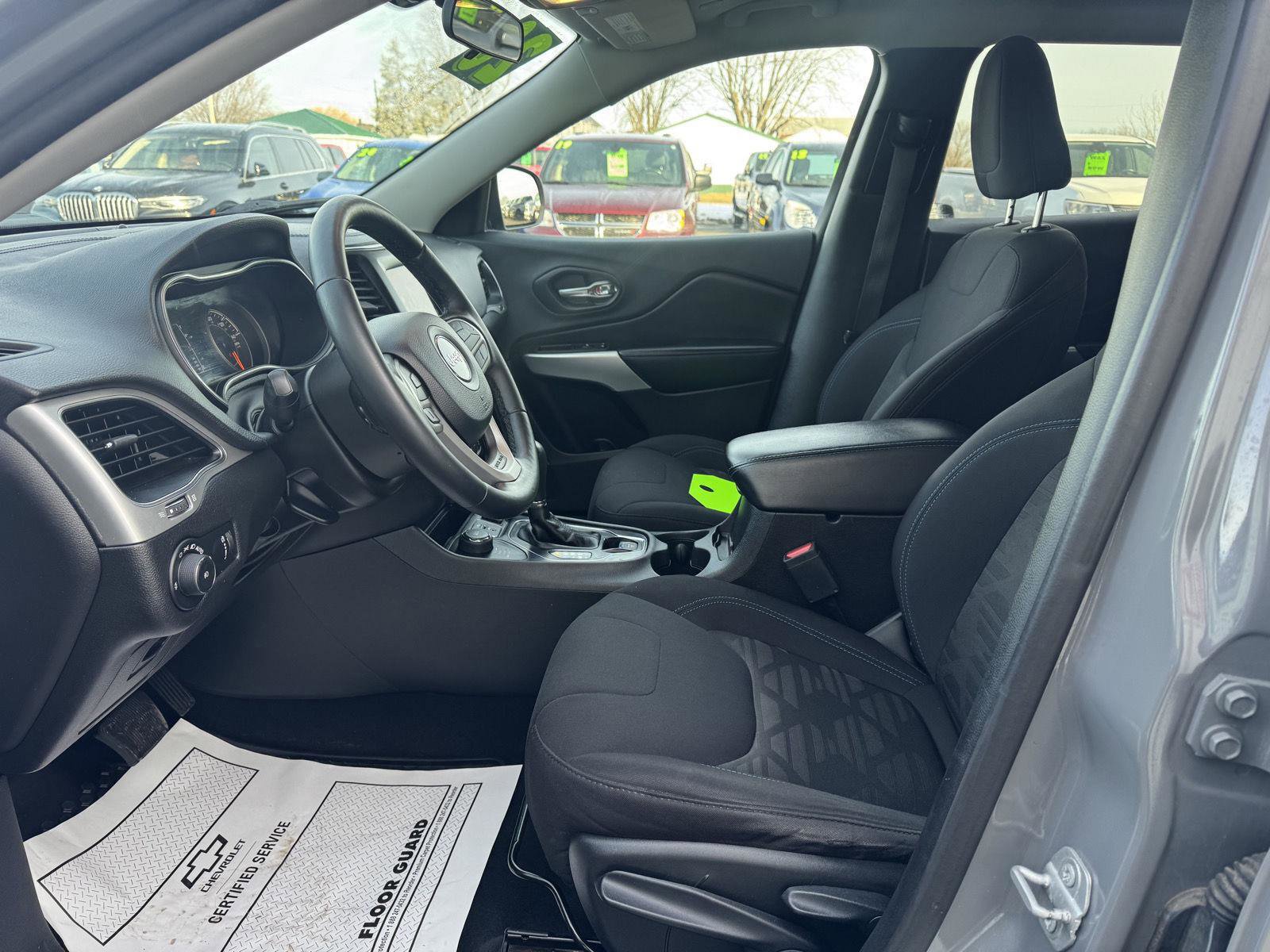 Used 2020 Jeep Cherokee Latitude image 10