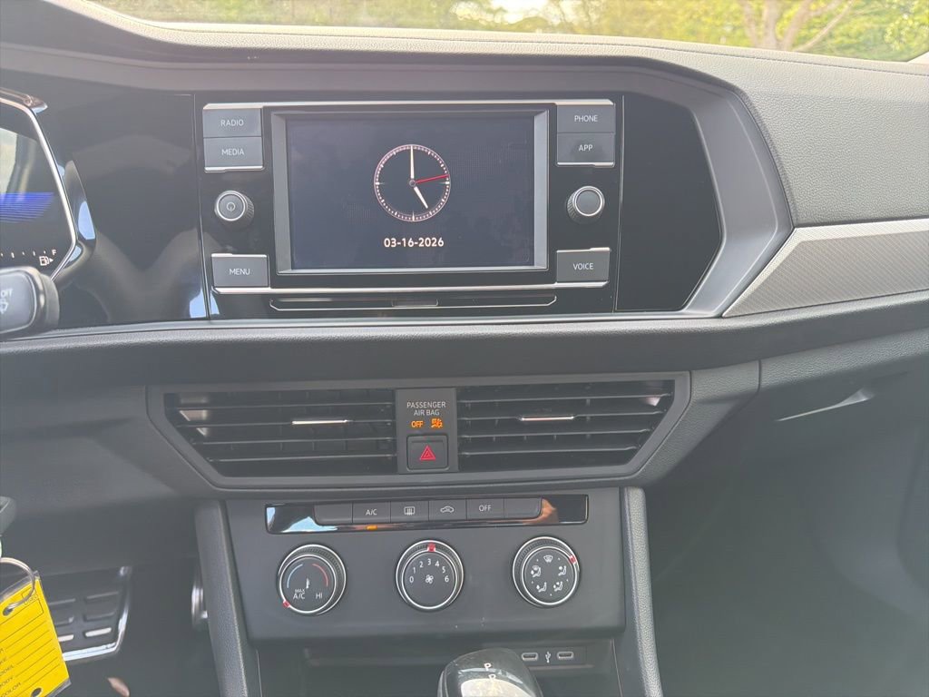 Used 2023 Volkswagen Jetta Sport image 12