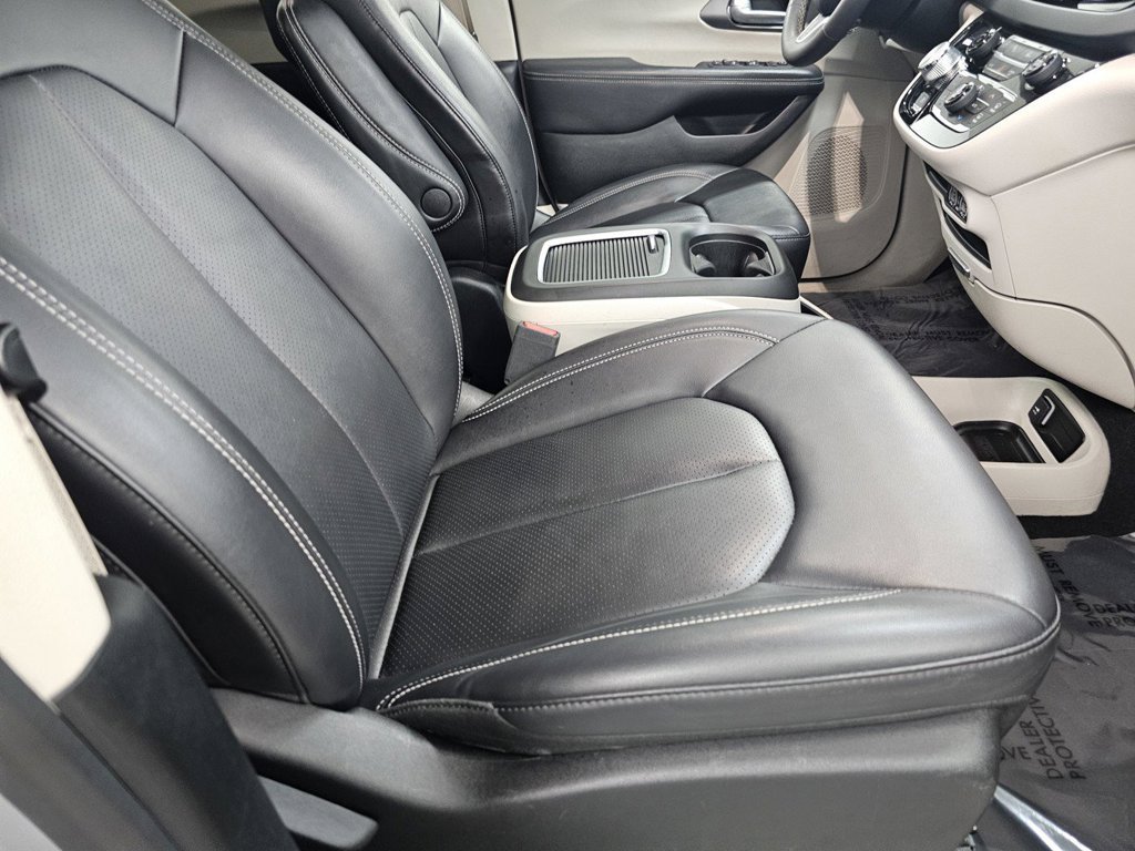 Used 2024 Chrysler Pacifica Touring-L FWD image 22