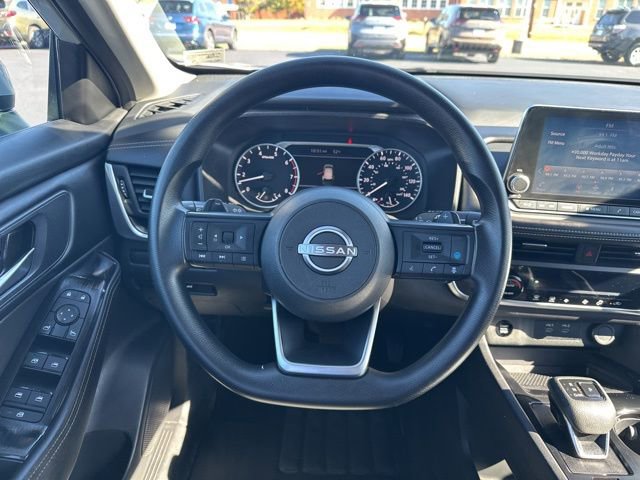 Used 2024 Nissan Rogue SV image 21