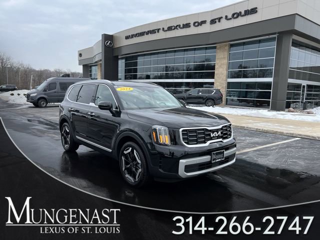 Used 2024 Kia Telluride S w/ S Sunroof Package