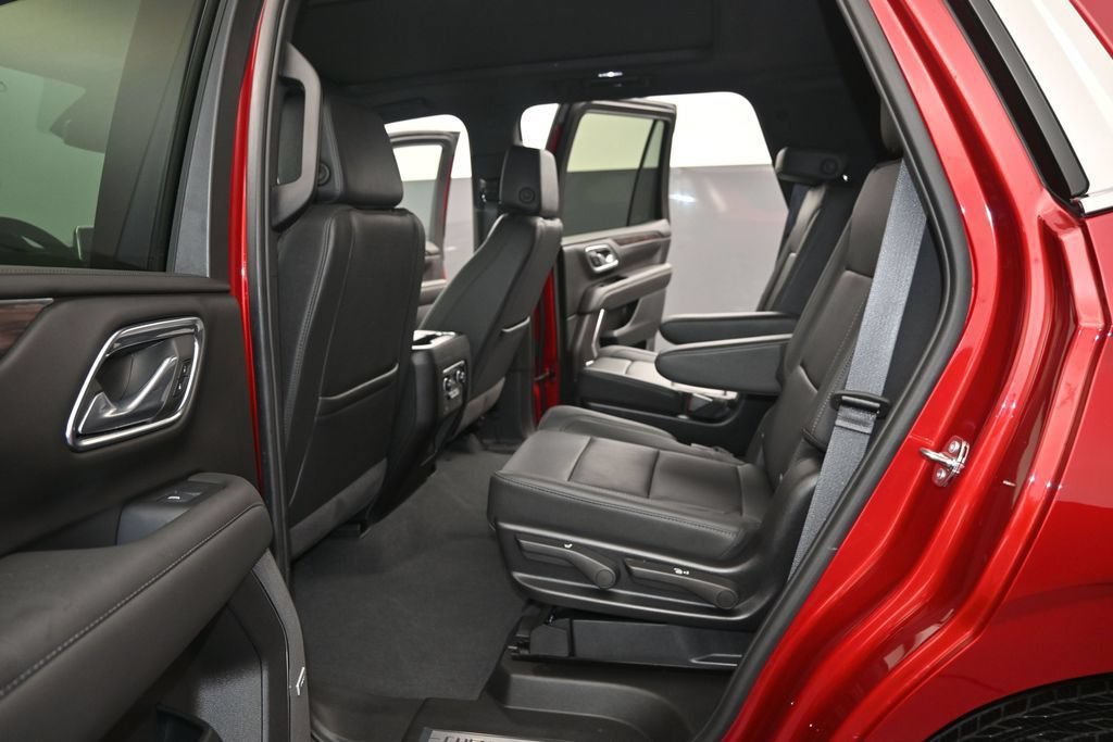 Used 2024 Chevrolet Tahoe LT w/ LT Signature Package AWD/4WD image 12