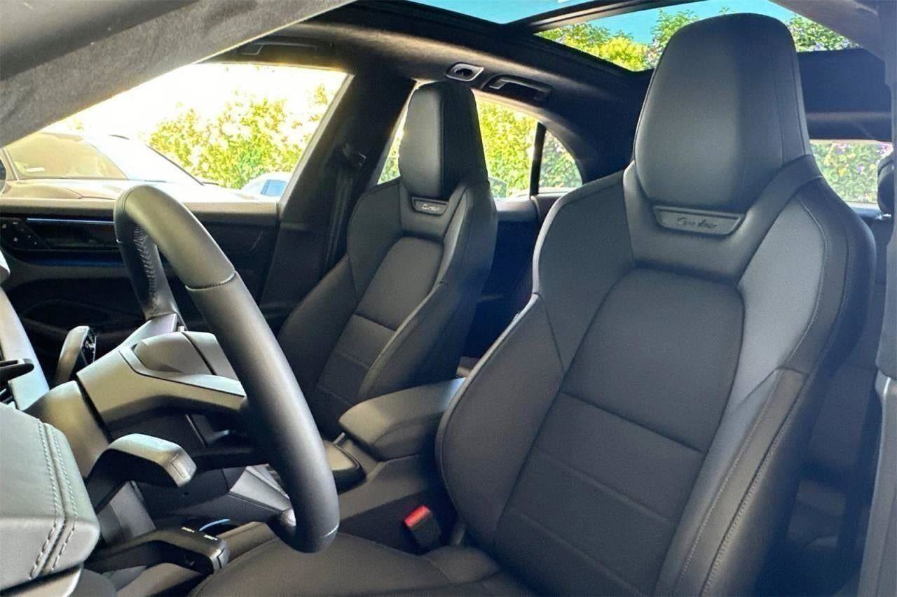 New 2025 Porsche Macan Turbo Electric image 38