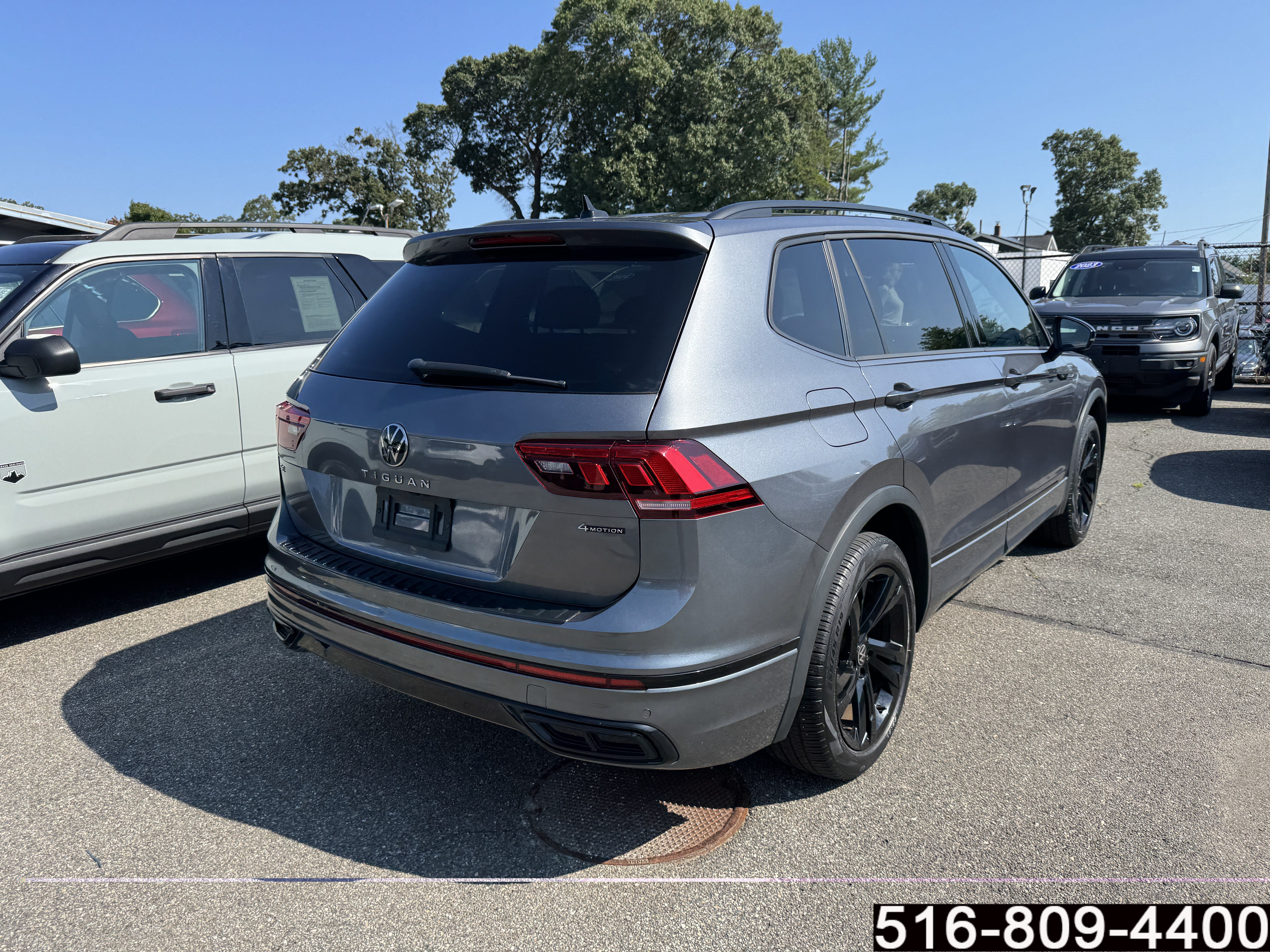 Used 2024 Volkswagen Tiguan SE R-Line AWD/4WD image 5