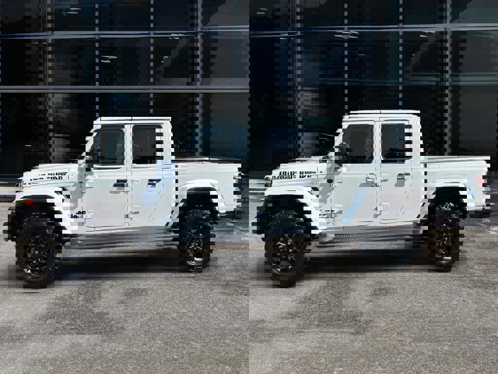New 2025 Jeep Gladiator Sport image 4