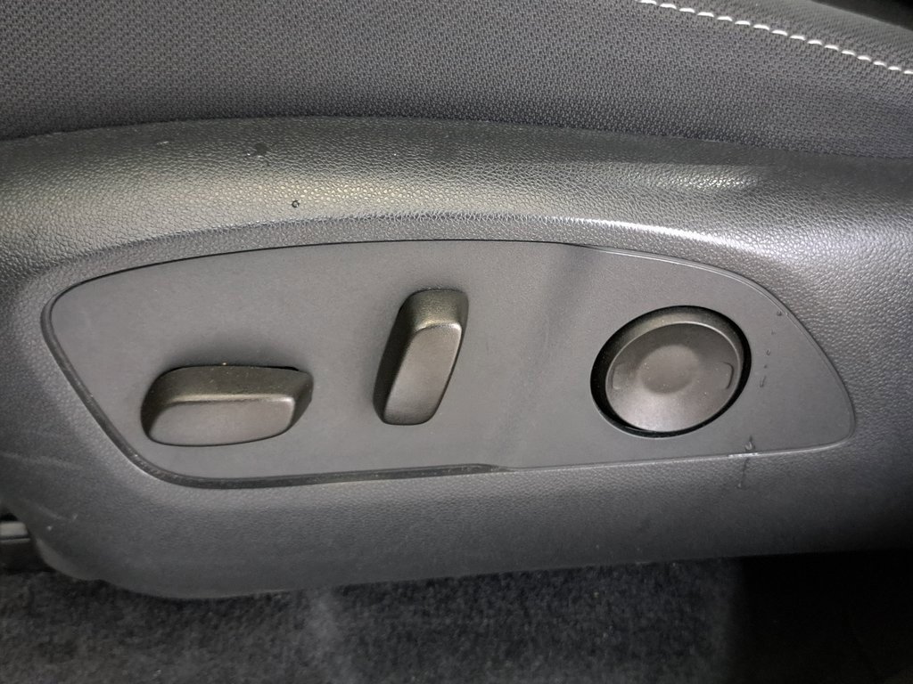 Used 2025 Chevrolet Traverse LT image 25