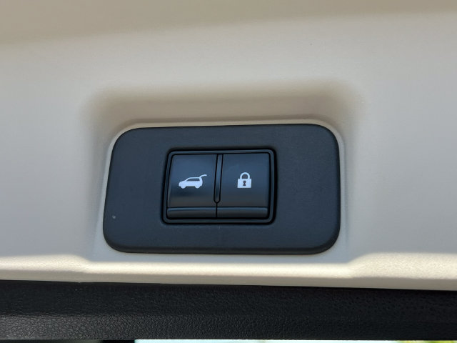 Used 2024 Nissan Ariya AWD image 39