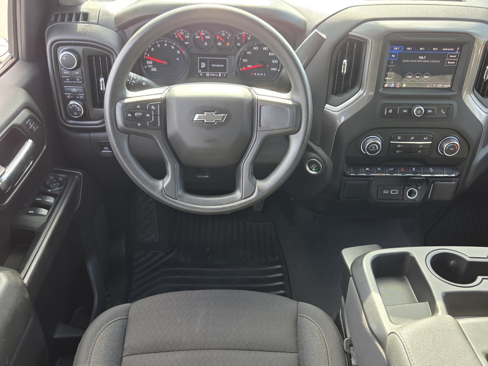 Used 2025 Chevrolet Silverado 1500 Custom Trail Boss w/ Dark Appearance Package AWD/4WD image 11