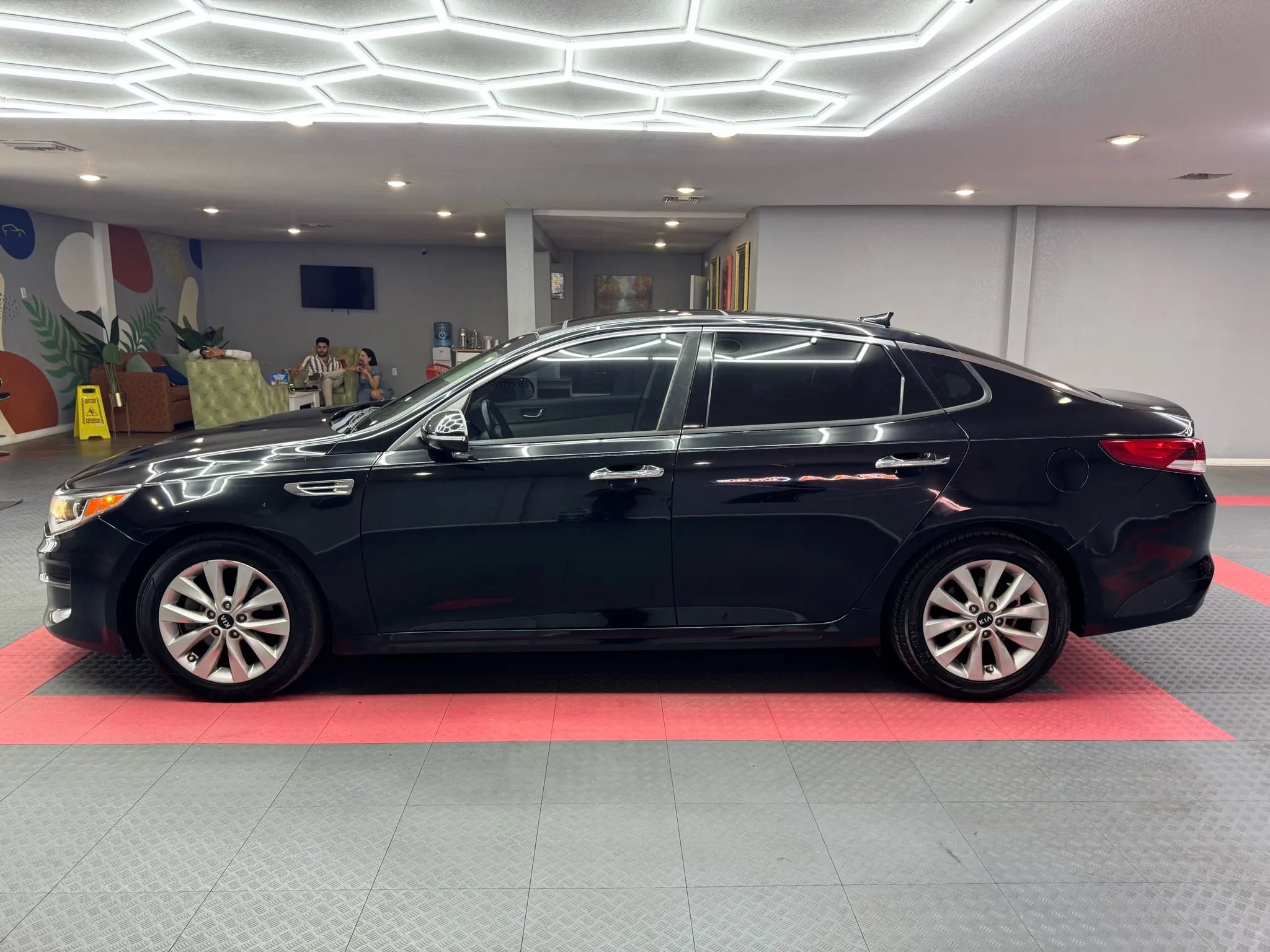 Used 2016 Kia Optima EX w/ Premium Package FWD image 4