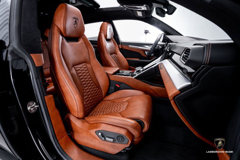 Used 2019 Lamborghini Urus image 40