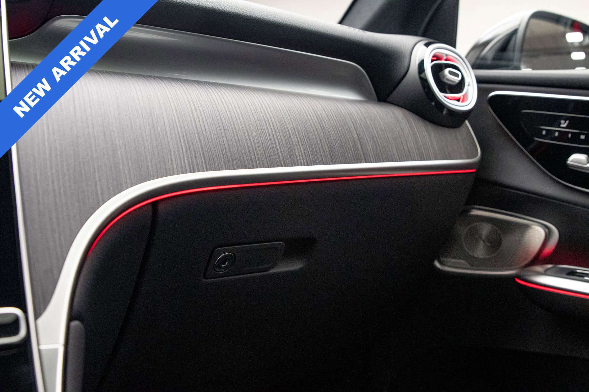 Used 2025 Mercedes-Benz GLC 300 4MATIC image 21