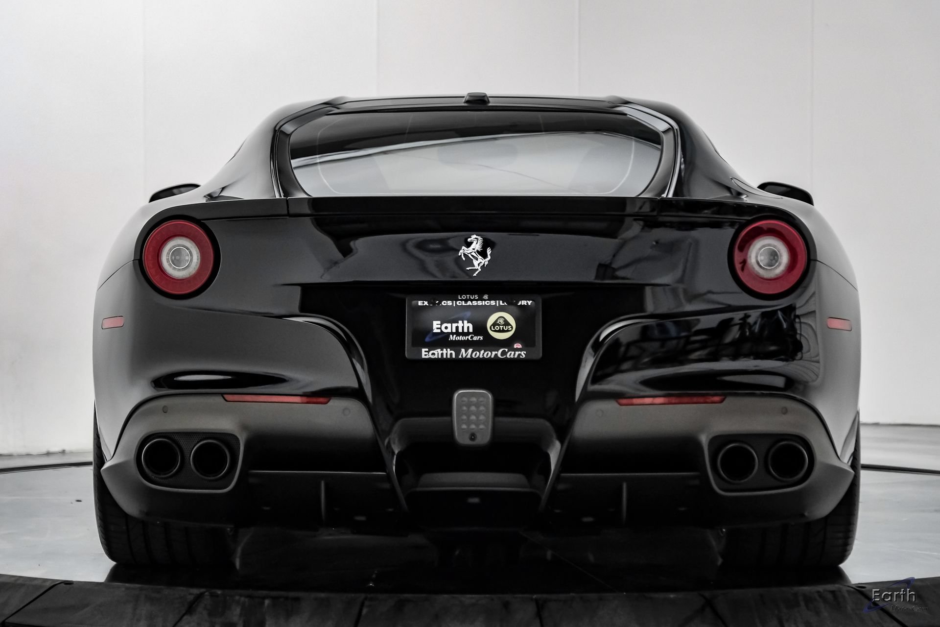 Used 2017 Ferrari F12 Berlinetta RWD image 15