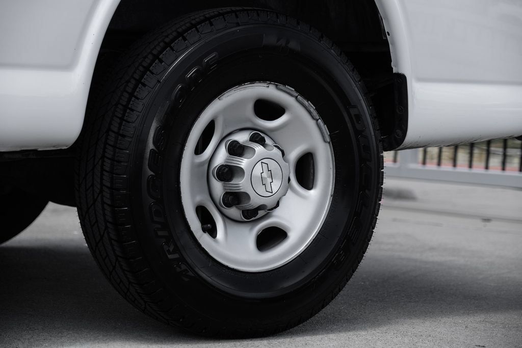 Used 2021 Chevrolet Express 2500 RWD image 49