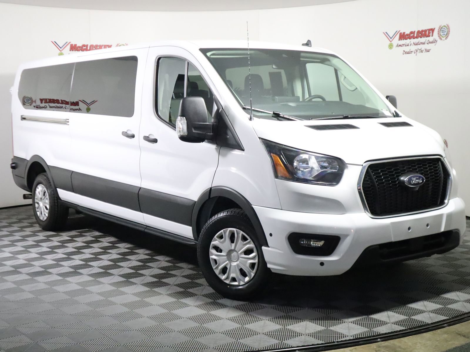 Used 2024 Ford Transit 350 XLT image 2