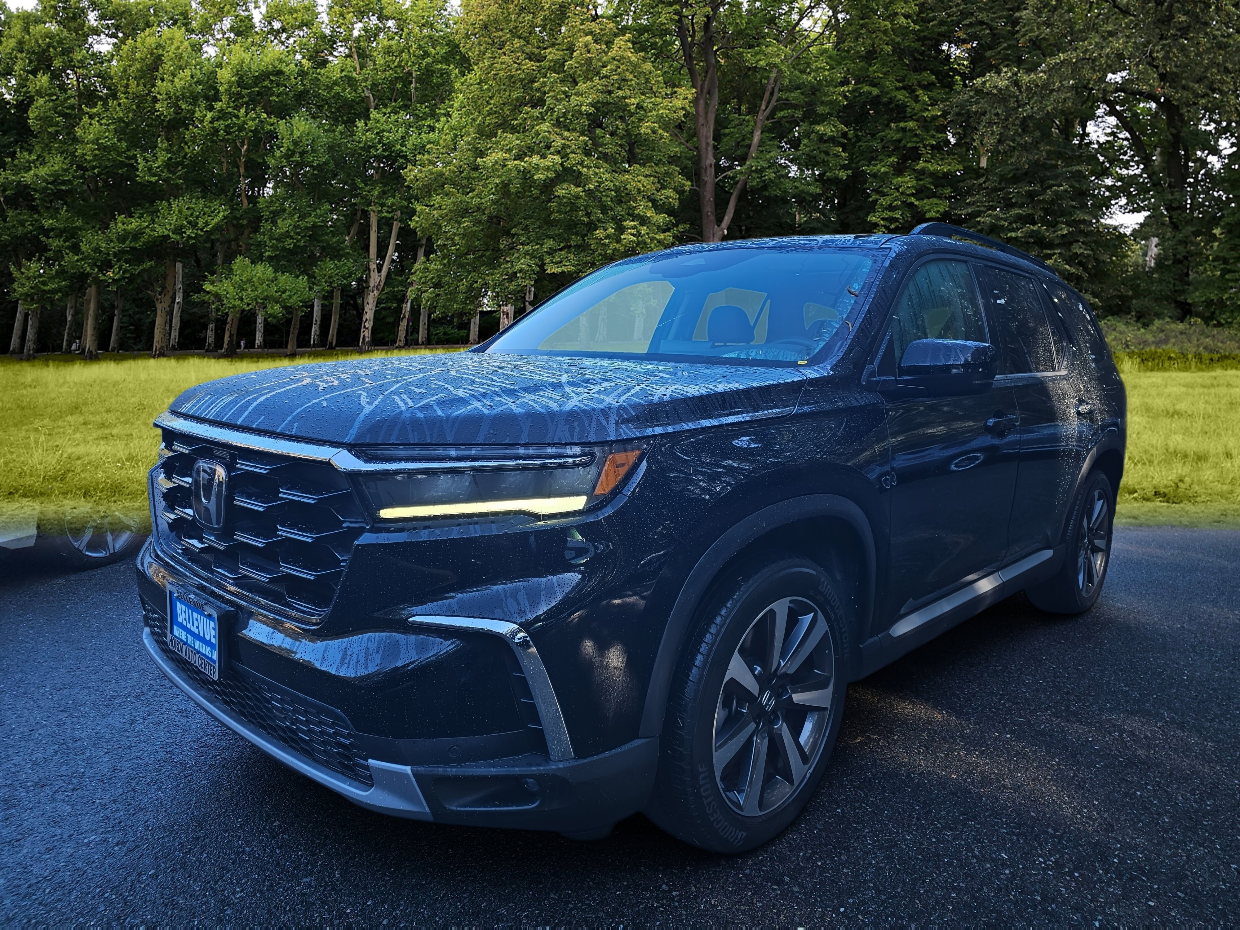 Used 2023 Honda Pilot Touring image 3